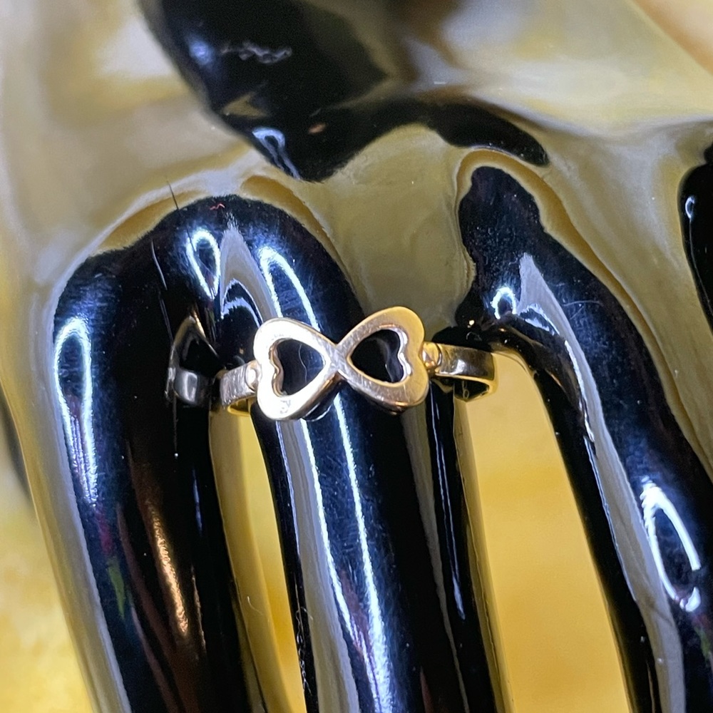 18k Solid Gold Ring - image 2